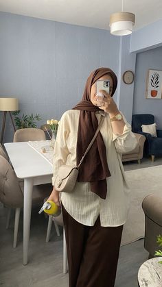 Muslimah Fashion Outfits Casual Simple, Hijab Fashion Inspiration Casual, Summer Brunch Outfit, Stylish Outfits Casual, Simple Casual Outfits, Modern Hijab Fashion, Modest Summer Outfits