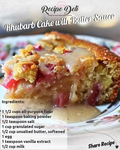 a close up of a plate of food with cake on it and description in english