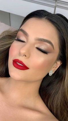 Bridal Fall Makeup, Winter Bridal Makeup, Makeup Bibir, Red Lipstick Makeup Looks, Wedding Makeup Tutorial, Prom Eye Makeup, Red Dress Makeup