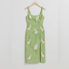 Super Chic & Other Stories Square Neck Midi Dress, Made From Green Moire Material And Featuring Pale Lilac Floral Appliqu. Perfect For Weddings Or Garden Parties! Includes Tags. Lost Paradise, Floral Embroidery Dress, Floral Embellishment, Jacquard Design, Boat Neck Dress, Embroidered Midi Dress, Floral Embroidered Dress, Dress Crafts, Green Midi Dress