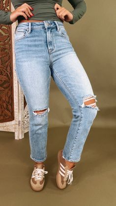 The High Rise Slim Straight Jeans, a staple piece for the fashion-forward woman seeking timeless style and comfort. The slim straight leg design offers a modern twist on classic denim, ensuring versatility for various occasions. RISE: 13" INSEAM: 28 1/2" In size 1XL Risen Denim High rise slim straight jeans Button + Zip closure Belt loops Medium Wash denim Functional pockets Distressing at the knees 91% cotton, 6% polyester, 3% spandex Imported Model Specs: Emily is wearing a size 1 in the photo.How will this item fit you? Check out our MODEL SPECS (Typical Sizing - Karli: S-Size 5/26 - 5ft 2in, Emily: S-Size 3/25 - 5ft 5in, Syd: L/XL- Size 15/ - 5ft 8in)Need help with sizing? No problem! Join our VIP group on Facebook, Everyday Chic Boutique VIP Insiders to chat directly with our team and Style Wide Leg Jeans, Girls Fun, Outfit Styles, Adorable Outfits, Spring Forward, Everyday Chic, Jeans Button, Cute Jeans, Dresses By Length