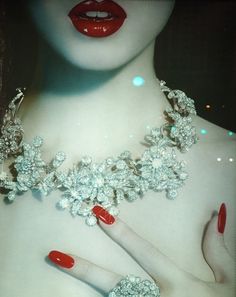 a little sparkle Red Nail Polish, Red Nail, Negroni, A Necklace, Vintage Roses, Girls Best Friend, Coco Chanel, Bling Bling, Red Nails