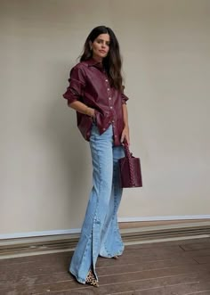 Jewel Tone Fall Outfits, Fashion For Medium Size Women, Maroon Outfits For Women, Outfit Navidad 2022, High Contrast Outfits, Feather Top Outfit, Statement Blazer