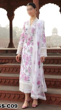 Pakistani Kurta Designs, Pakistani Dresses Party, Lace Suit, Pakistani Lawn Suits, Lawn Dress