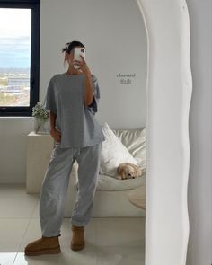 Chill Outfits Home, Comfy After Shower Outfits, Leisure Wear Aesthetic, Cute Lounge Outfits Winter, Comfy Pj Outfits, Comfy Outfits Lazy, Athleisure Mom, Long White Socks, Postpartum Fashion