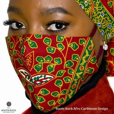 Gesichtsmaske Unsere Gesichtsmaske besteht aus 100% Baumwolle und afrikanischem Print Baumwollstoff auch als Ankara Baumwollstoff bekannt. Sie sind waschbar, wiederverwendbar und sind mit verstellbaren Polyester Spandex Stoffbändern für einen angenehmen Sitz gemacht. Diese gibt es in den Größen M/L, wir bieten sie in einer Vielzahl von schönen und lebendigen Farben und zwei verschiedenen Formen an. Roots Rock Gesichtsmaske kann mit unseren verschiedenen Headwear (Stirnbänder, Headwraps, Bandanas African Face Mask, Layer Mask, African Print Fabric, Logo Sticker, Bandanas, African Print, Face Masks, Ankara, Double Layer