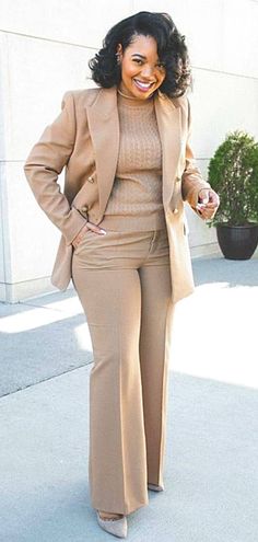 *2023*How to dress professionally plus size? 8 secret tips+29 outfits! Women Professional Attire, Business Professional Outfits, Fashionable Work Outfit, Corporate Attire, Professional Outfits Women, Stylish Work Attire, Elegante Casual, Classy Work Outfits, Looks Street Style