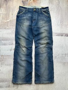 G-Star Raw 00's Loose Fit Jeans Size: 34 Waist: 17.32in/44cm Inseam: 31.69in/80.5cm Leg Opening: 9.45in/24cm Front Rise: 11.81in/30cm Thigh: 12.01in/30.5cm Condition: 7/10; Used, has signs of wear. Please check all photos. Delivery worldwide with tracking. Dispatch within 24 hours after payment. And it usually takes 7-21 business days. Loose Fit Jeans, G Star Raw, Fit Jeans, Jeans Fit, Halloween Shopping, Mens Jeans, Jeans Size, Loose Fitting, Bathing Beauties