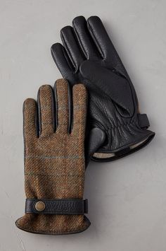 With a nod to long-standing tradition, the dapper Brier Cashmere-Lined Deerskin Leather Gloves lend old-world charm to modern wintertime style. Sporting a handsome two-tone look that features a pairing of authentic Abraham Moon & Sons tweed wool with buttery-soft deerskin, and a fine three-ply Scottish cashmere lining, you're sure to be at the top of your game—and set for whatever winter brings. The final details—a gathered wrist with a smart, front strap and brass snap—ensure your hands stay to Mens Presents, Gloves For Winter, Luxury Gloves, Gloves Men, Gloves For Men, Wool Gloves, Sheepskin Slippers, Dark Cottagecore, Dapper Style