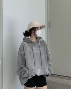 Korean Sporty Outfits, Ulzzang Fashion Casual, Womens Sweatshirts Fashion, Outfit Korean Style, Style Korea, Ulzzang Fashion