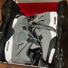 Brand New Air Jordan 4 Retro’s In Box Never Been Worn! Dream Shoe Collection, Hype Shoes Women, Jordan 4 Retro Cool Grey, Jordans 4s, Gray Shoe, Urban Air, Cute Casual Shoes, Nike Shoes Women Fashion, Nike Shoes Air