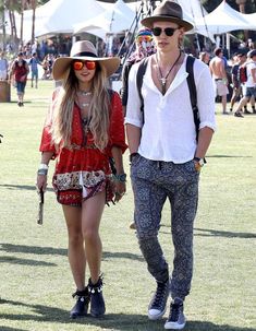 Coachella Hat, Austin Butler And Vanessa, Vanessa And Austin, Vanessa Hudgens And Austin Butler, Mens Festival Fashion, Coachella 2014, Festival Outfits Men