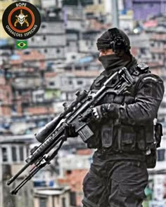 🇧🇷 (BOPE) - Batalhão de Operações Policiais Especiais "Special Police Operations Battalion" is the police tactical unit of the Military… Black Dodge Charger, Police Tactical, Battle Of Stalingrad, Tactical Armor, Military Action Figures, Special Ops