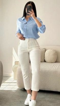 Manager Casual Outfit, Cute Casual Business Outfits, Outfits For Office Work Casual, Outfit Formal Verano, Semiformal Outfit Mujer, Pantalon Blanco Outfit, Outfit Formal Juvenil, Semiformal Outfit, Outfit Semiformal