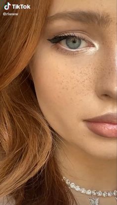 Natural Fierce Makeup, British Makeup Style, Makeup Looks On Redheads, Red Head Makeup Looks Natural, Fall Makeup For Redheads, Ginger Makeup Looks Blue Eyes, Ginger Girl Makeup, Natural Makeup For Redheads, Strawberry Blonde Makeup