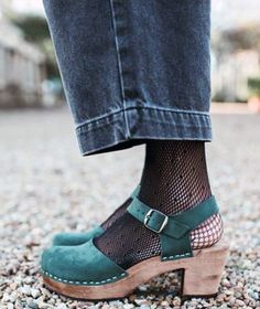 Uggs Clogs, Clogs Outfit Fall, Wooden Sandals, Clogs Style