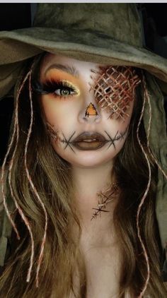 Halloween Makeup For Beginners, Scarecrow Makeup Pretty, Creepy Scarecrow Makeup, Scary Scarecrow Makeup, Mommy Costumes, Halloween Pumpkins Carvings Designs, Maquillage Yeux Cut Crease