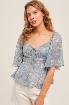 Hem & Thread Square Neck Flutter Sleeve Floral Print Chiffon Peplum Top Blouses Outfit Casual, Cute Feminine Tops, Kaftan Art, Fashion Tops Blouse Style, Chiffon Tops For Women, Party Wear Top, Floral Top Outfit, Feminine Tops, Floral Print Chiffon Blouse