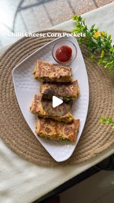 NIDHI JAIN | FOOD BLOGGER on Instagram: "CHILLI CHEESE CORN POCKETS🫑🧀🌽

Guys this super delicious & easy to make chilli cheese corn pockets were so delicious that you must give this one a try😋

TIP - Highly addictive😋

Follow me on youtube & instagram @cookwithnidhiii 😋

#chillicheesecornpockets #cornandcheese #paratha #cookwithnidhiii #fyp #mumbaifoodbloggers #fyp #cheeseparatha"