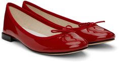 Patent leather ballerina flats in red. · Bow accent at vamp · Grosgrain trim at collar · Cotton twill lining · Stacked leather heel with rubber injection · Leather sole Supplier color: Flammy red Ballerina Flats, Red Bow, Leather Heels, Cotton Twill, Patent Leather, Ootd, Trim, Collar, Heels