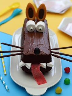 a piece of cake that looks like a mouse