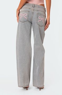 EDIKTED Bow Pocket Low Rise Wide Leg Jeans | Nordstrom Trending Clothes 2024, Edikted Outfit Aesthetic, Edikted Jeans, Random Clothing, Bow Jeans, Alledaagse Outfit, Adrette Outfits, Xmas Wishlist, Smart Tiles