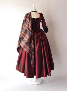 Atelier Serraspina | 18th-century dress in burgundy taffeta & tartan 1770s Dress, Paris Gown, 18th Century Gown, Tartan Shawl, Historical Dress