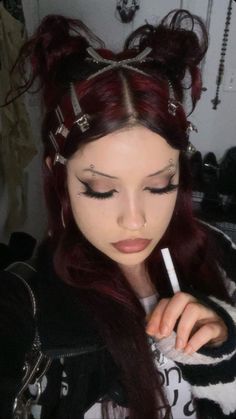 Messy Y2k Hair, Y2k Goth Makeup, Formal Hairstyle Ideas, Alt Hairstyle, Y2k Goth Aesthetic, Metal Hairstyles, Goth Hairstyles, Formal Hairstyle, Modern Goth