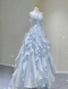 Princess Dresses Blue, Blue Butterfly Prom Dress, Disney Prom Dresses, Fairy Ball Gown, Fairy Ball, Flower Tulle, Gown Cocktail, Expensive Dresses, Dress Fairy