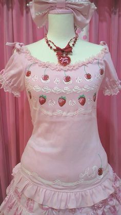 Strawberry Kawaii Outfit, Pink Kawaii Clothes, Strawberry Fashion, Strawberry Kawaii, Kawaii Tops, Casual Kawaii, Kawaii Shirt, Cherry Strawberry, Pink Strawberry