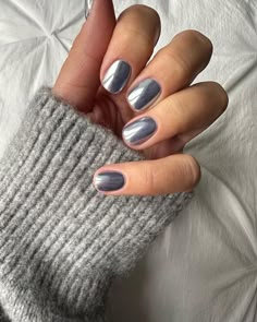 60+ Trendy Cute Short Winter Nails [2024] To Rock The Winter Season Geode Nail Art, January Nail Colors, Chrome Nail Colors, Galaxy Nail, Silver Nail Polish, Galaxy Nail Art, Silver Nail Designs, Black Manicure, Nagellack Trends