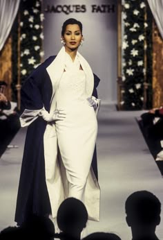 Jacques Fath - Spring 1993 RTW Gurmit Kaur, Fashion 1990s, Vogue Vintage, Elegant Attire, 90's Fashion, Unique Prom Dresses