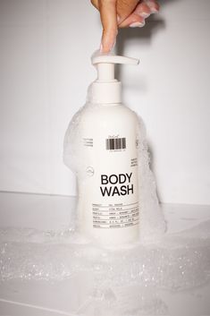 Refilling ur bodycare bottles is easier on the planet (and ur wallet). The first step in your scent layering routine begins in the shower. This improved formula is made with Snow Mushroom, a powerful humectant, and shea butter to reinforce ur skin barrier. TAUNT: Sexy, luscious, angelic. Creamy and flirty. TOP: BERGAMOT, FRESH DEW MIDDLE: FLORAL, CASSIS BOTTOM: VANILLA, AMBER Essential Oils Body Wash, Best Natural Body Wash, Body Care Business, Body Cream Photography, Scent Layering, Body Wash Packaging, Snow Mushroom, Shower Products, Shampoo Bottles