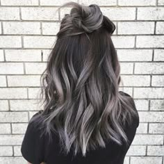 Smoky Gray Ombré Hair Is the "It" Hair Dye to Try for Fall Grey Ombre Hair, Balayage Color, Hair Gray, Hair Tape, Winter Hair Color, Hair Colours