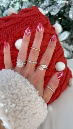 Simple Cute Nails Christmas, Christmas Nails With Chrome Powder, Christmas Nails Acrylic Chrome, Red Chrome Powder Nails, Red Frosted Nails, Ted Chrome Nails, Red Chrome Dip Powder Nails, Red Irridescent Nails, Frosted Red Nails