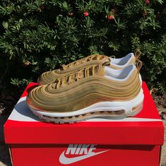 Nike Air Max 97, Vans Old Skool Sneaker, Metallic Gold, Vans Sneaker, Air Max, Nike Air Max, Gold Metal, Nike Air, Size 6