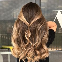 Brown Hair Color Highlights, Fox Hair Dye, Dyed Hair Ombre, Long Hair Highlights, Dramatic Hair, Hairstylist Hairstyles, Diy Hair Color, Latest Hair Color, Hair Color Streaks