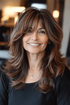 28 Trendy Shaggy Hairstyles for Older Women You Have to See in 2024 – CreativeBooster Long Shaggy Layers, Shaggy Layers, Long Shaggy