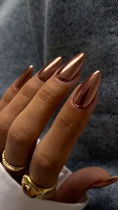 Trend Nails 2023 Autumn, Fall Nails October 2023, Autumn Nail Trends 2023, October Nails Ideas 2023, Nails Trend 2023 Autumn, Trending Winter Nails 2023, Nails Trends Winter, Wealthy Women Nails, Fall 2023 Nail Trends Almond