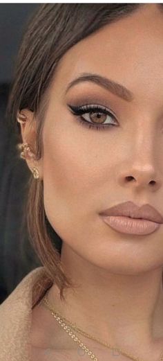 Girl Eye Makeup, Makeup Cantik, Evening Eye Makeup, Makijaż Smokey Eye, Beauty Makeup Tips, Natural Eye Makeup