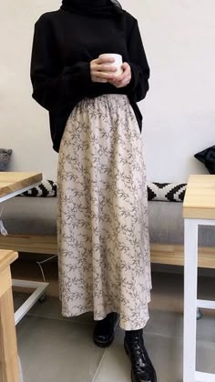 Ootd Hijab Casual Outfit Ideas, Hijab Fashion Casual Muslim Outfit Ideas, Hijab Skirt, Rok Midi, Rok Mini, Simple Hijab, Mode Turban