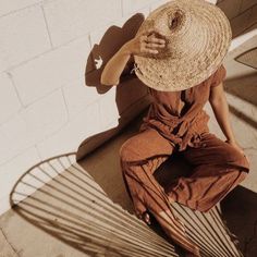 The exact measurement and very good material Straw Hat Aesthetic, Straw Hat Outfit, Straw Hats Outfit, Hat Outfits Summer, Kinfolk Style, Wide Brim Hat Summer, Hat Aesthetic, Summer Neutrals, Beach Hats