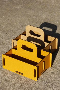 Bunte Aufbewahrungsboxen als Griffkiste für den Haushalt. Cnc Products, Plywood Storage, Vegetable Boxes, Laser Cut Box, Door Handle Design, Acrylic Furniture, Laser Art, Box Packaging Design, Book Design Layout