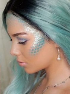 Makeup Looks Halloween, Little Mermaid Makeup, Mermaid Makeup Halloween, Halloween Makeup Look, Fantasy Make-up, Halloween Make-up Looks, Diy Halloween Makeup, Mermaid Halloween Costumes, Creepy Halloween Makeup