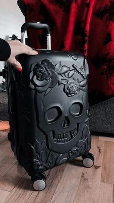 Skull Suitcase, Goth Travel, Goth Houses, Horror Decor