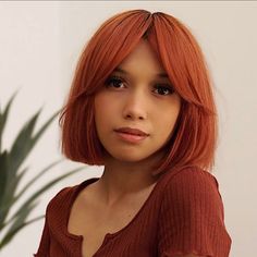 Copper Bob With Fringe, Auburn Bob With Bangs, Copper Bob With Bangs, Copper Bob Hair, Curtain Bangs Ideas, Best Curtain Bangs, Copper Bob, Vintage Short Hair, Simple Bridal Hairstyle