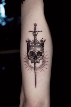 Skull And Cross Swords Tattoo, Crown And Swords Tattoo, Three Swords Tattoo Design, Midevil Tattoos, Skull And Dagger Tattoo, Tattoos Masculinas, Bull Skull Tattoos, Skull Hand Tattoo, Knight Tattoo