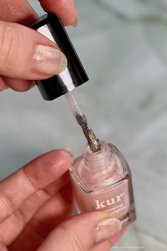 Londontown Shimmering Nail Highlighter Sunkissed formula