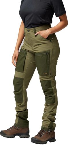 Design Standard fit Durable double-woven stretch fabric Tapered lower legs High mobility trekking Open outside pockets Zippered outside pockets Style and Team Spirit Embroidered logo on right thigh Additional Details Machine washable and hang dry Do not use fabric softener Fjallraven Women, Womens Athletic Outfits, Open Hands, Soccer Gifts, Deep Forest, Outdoor Apparel, Athletic Outfits, Mens Trousers, Tapered Legs