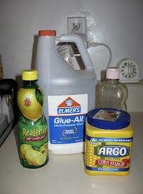 the kitchen counter is clean and ready to be used as a dispenser